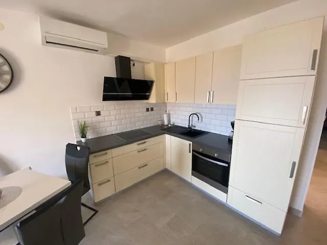 Apartmenthaus Novi*** Novi Vinodolski 0*,  Κροατία
