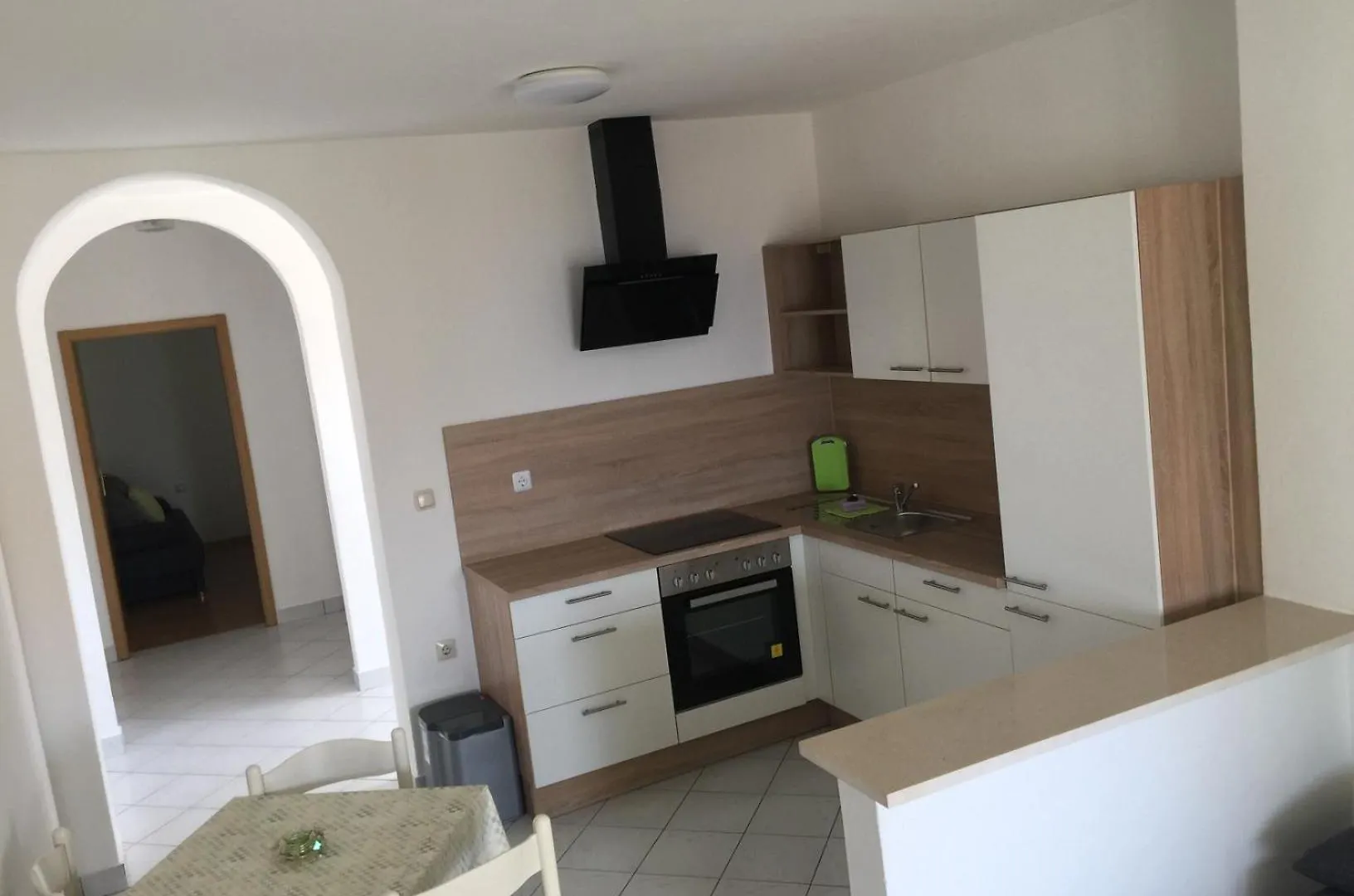 아파트 Apartmenthaus Novi*** 노비비노돌스키