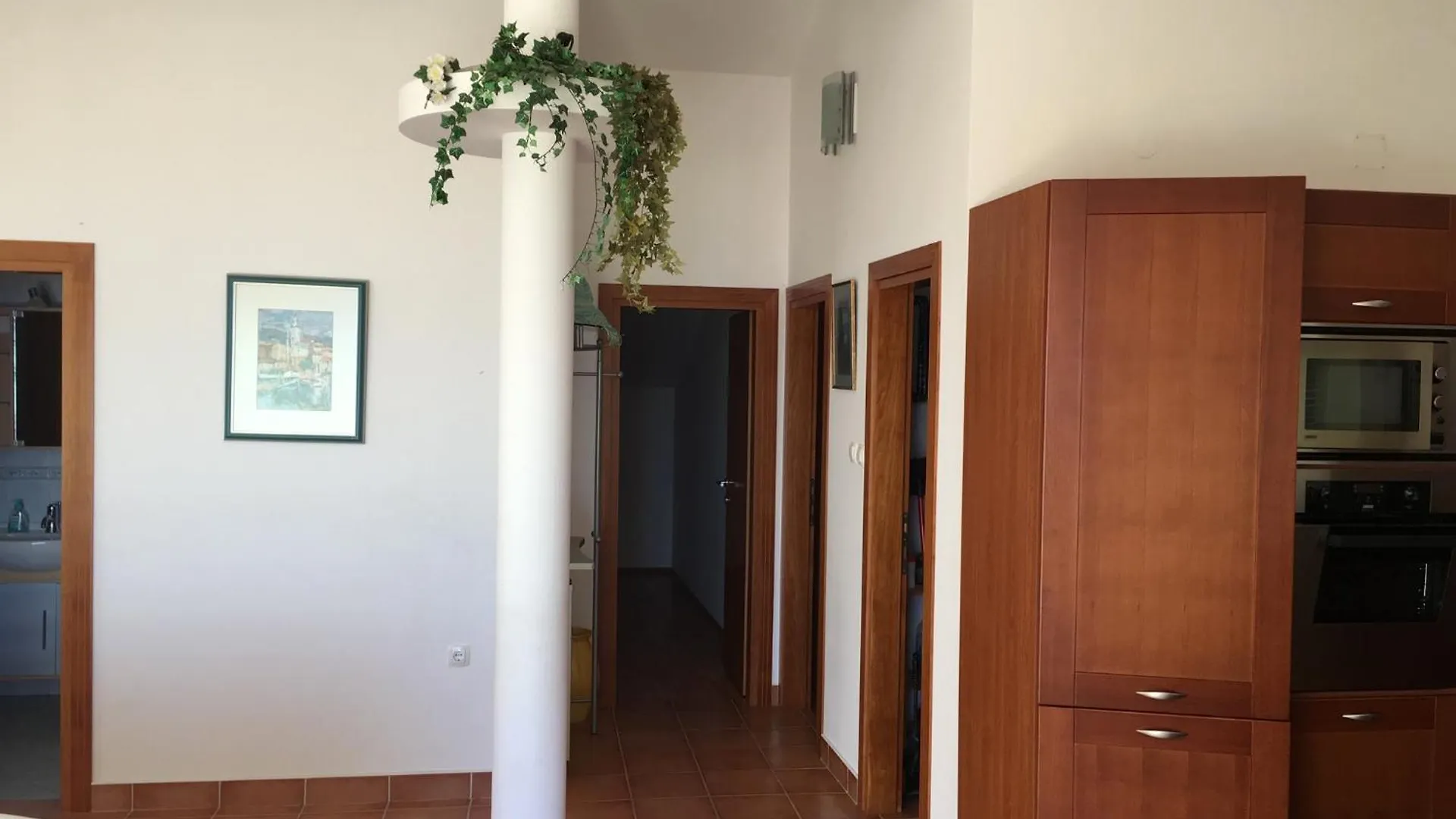 아파트 Apartmenthaus Novi*** 노비비노돌스키